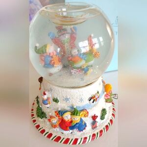 Partylite Peppermint Pals Snow Globe with Colorful Characters